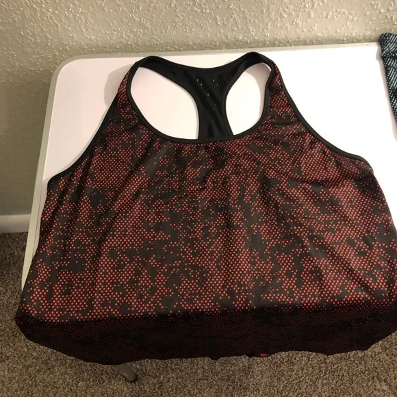 Women’s Active Workout sleeveless tops - Picture 4 of 6